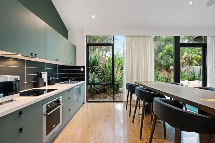 2 Bedrooms Apartment