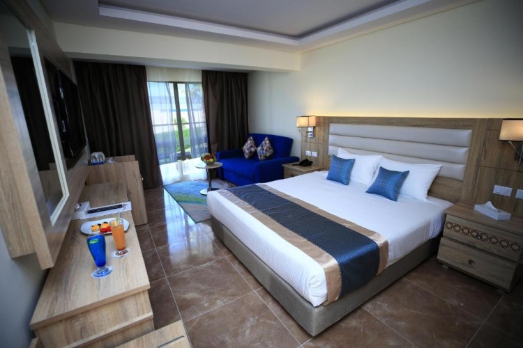 Standard Double room with pool view