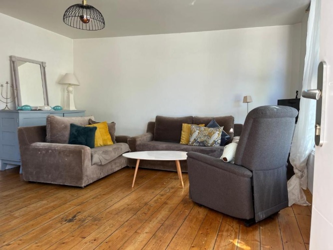 2 Bedrooms Cottage