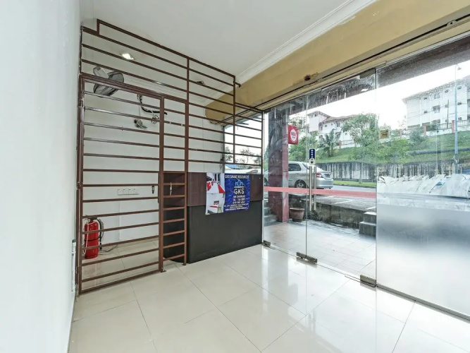 OYO 90892 L&E Hotel