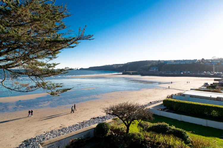Life s a Beach - Direct Beach Access Sea Views