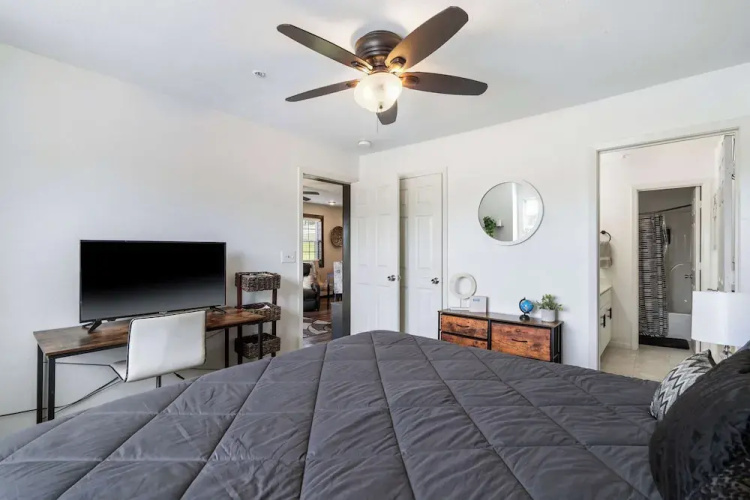 Peaceful Resort Condo Holiday Home for 6