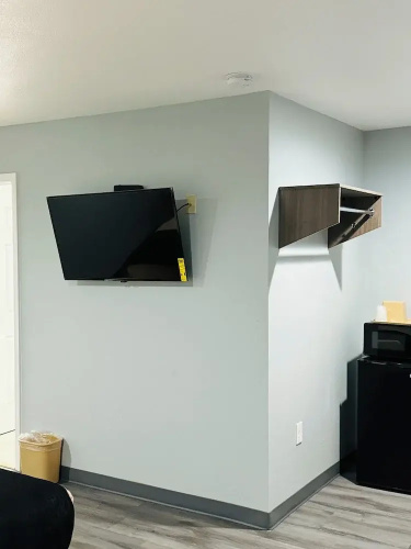 Express Inn & Suites