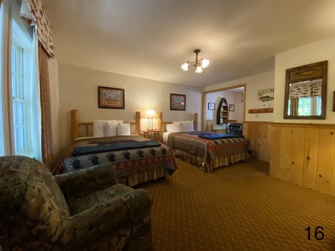 Standard Quadruple room with balcony