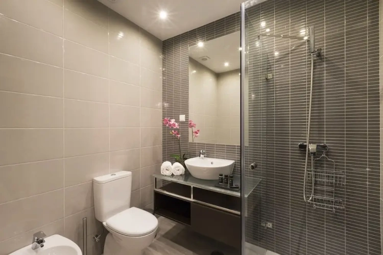 1 Bedroom Apartment with partial ocean view