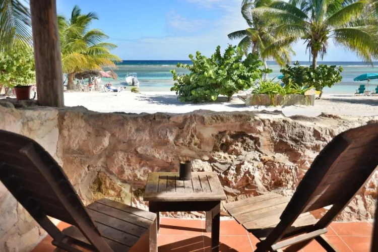 Bungalow beachfront