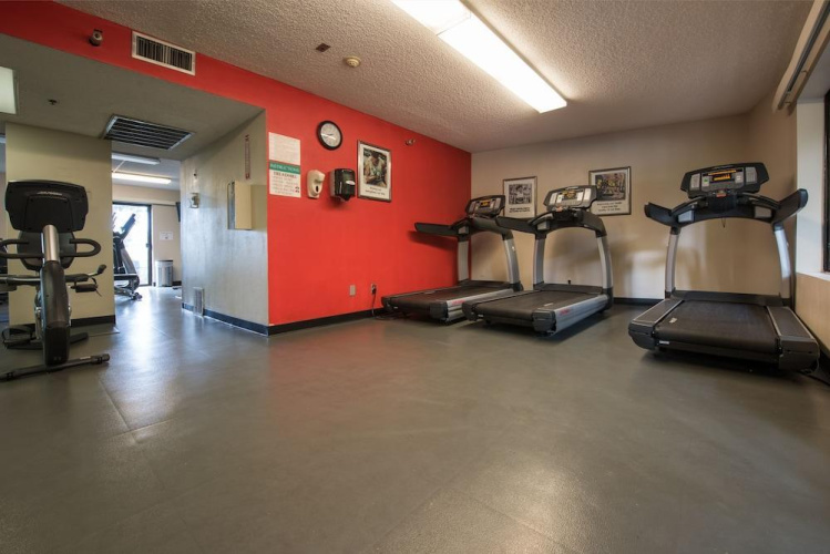 Radisson Suites Covina