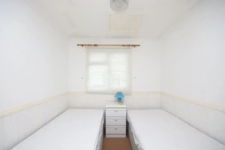 42A Medmerry Park 2 Bedroom Chalet