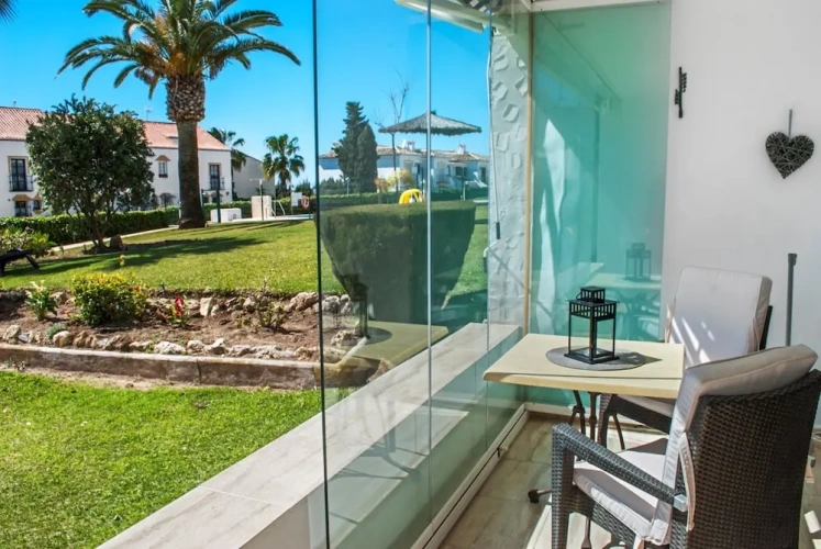 2 Bedrooms Family Apartment with pool view