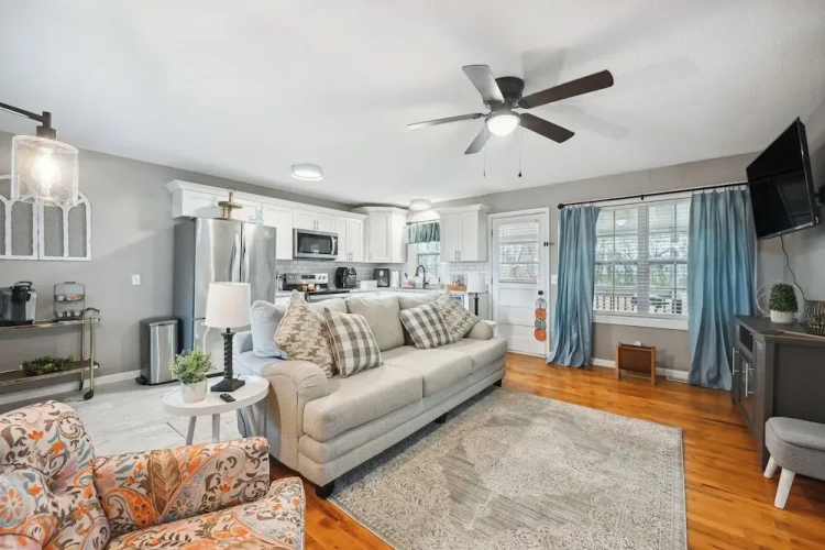 3 Bedrooms Cottage
