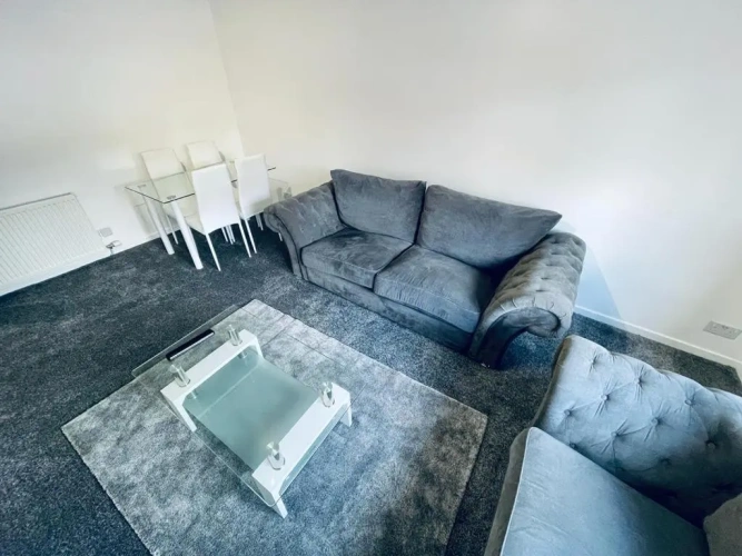 2 Bedrooms Apartment