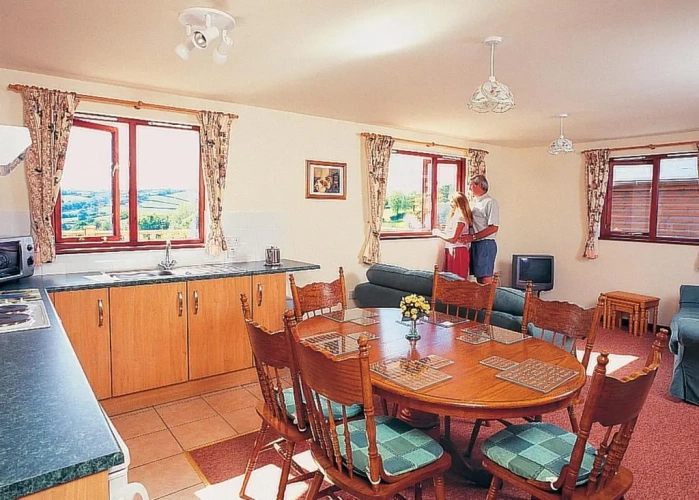 2 Bedrooms Cottage