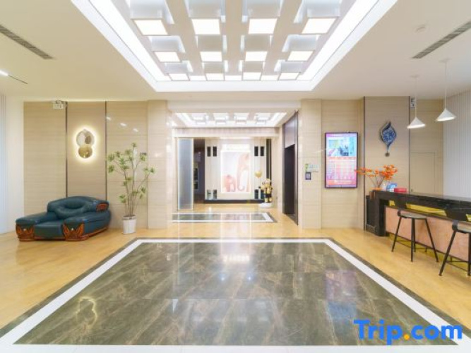 Pujiang Qianbaidu Hotel