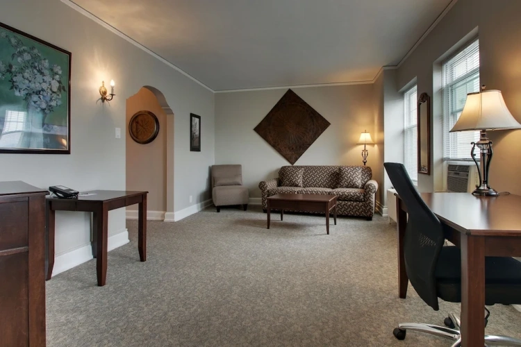 1 Bedroom Deluxe Suite with city view