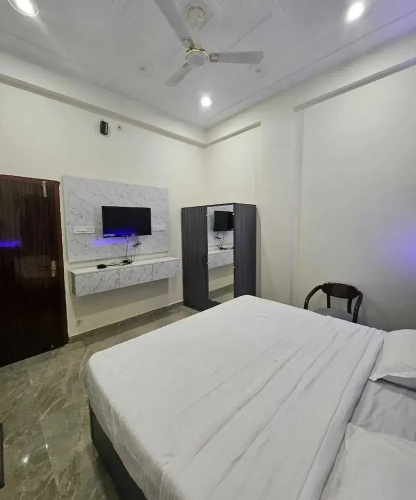 Raghupati Raghav Raja Ram Inn