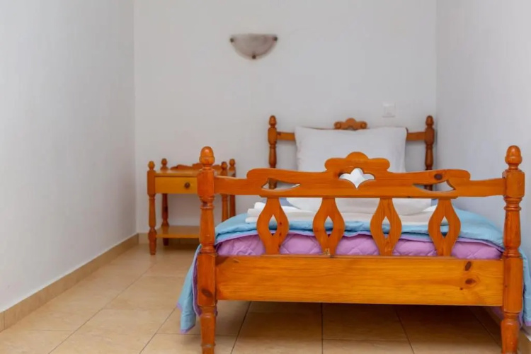 Apiranthian house II (3 BDRM)
