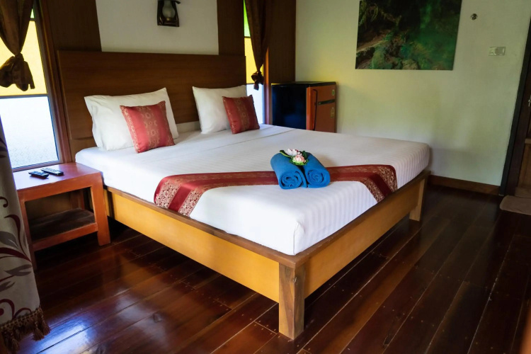 Lanta Andaleaf Bungalow