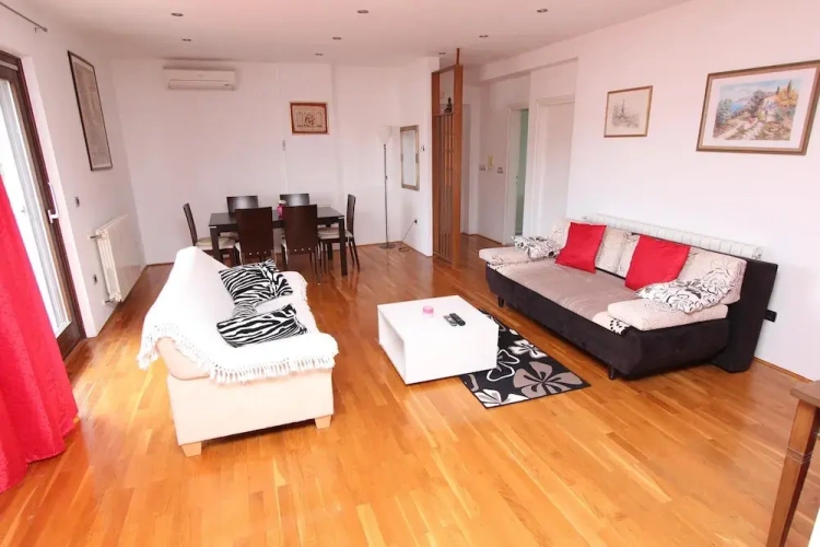 2 Bedrooms Apartment with balcony