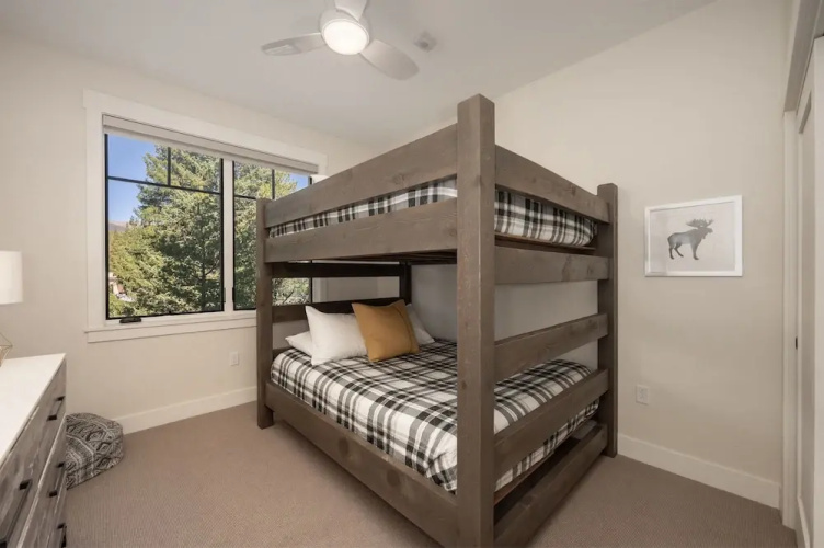 Downtown Flat 2 Bedroom Condo