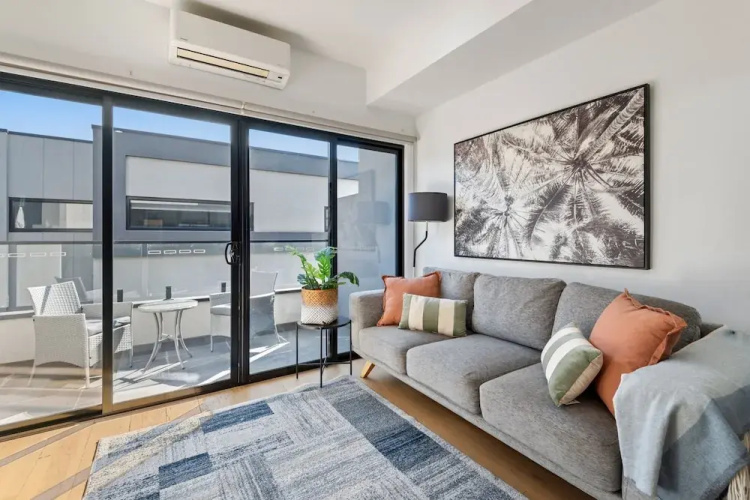 Comfortable 2BR Retreat With Balcony & Parking