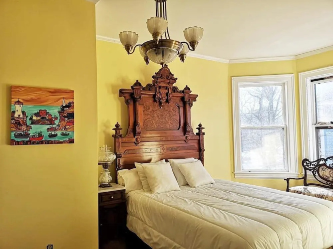 Carlisle House Inn