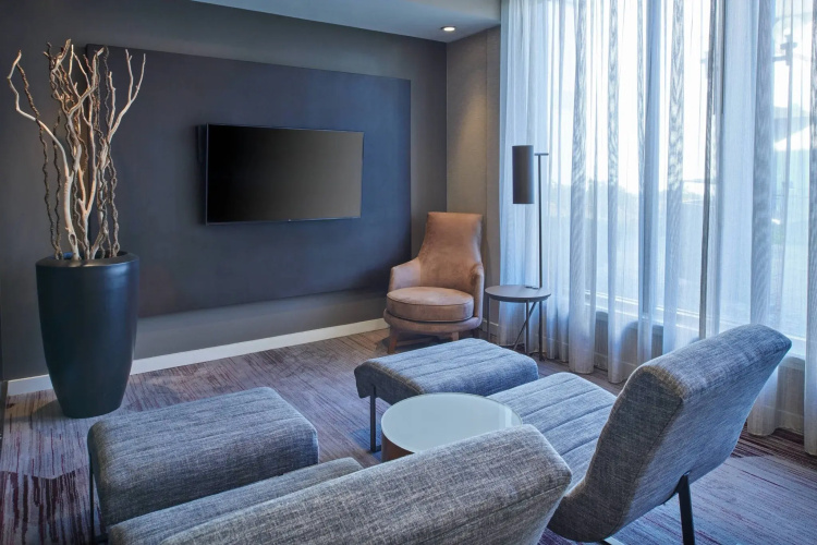 Courtyard by Marriott Detroit Warren