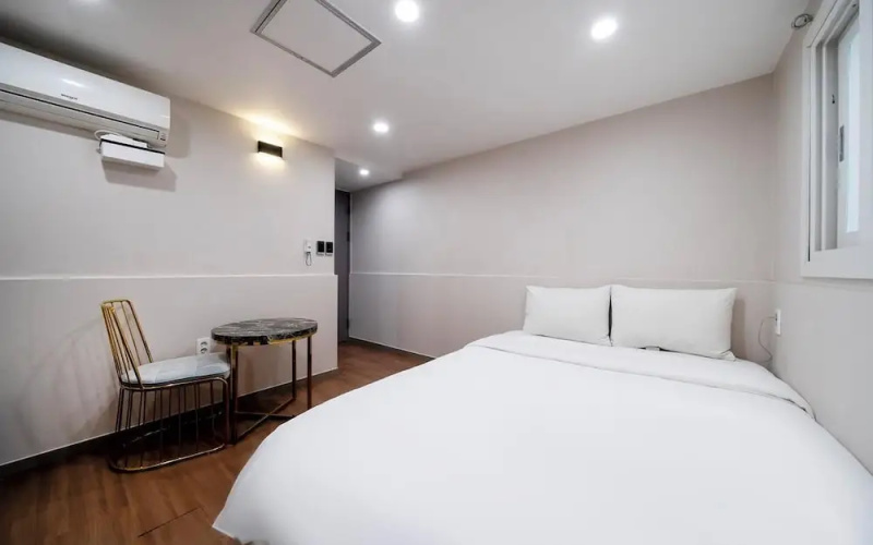 Calm Rest Hotel