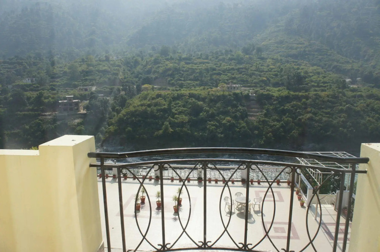 Riverside Resort