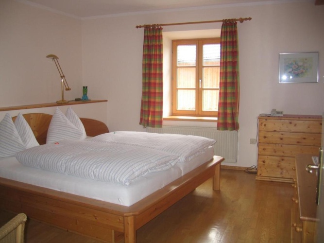 3 Bedrooms Apartment