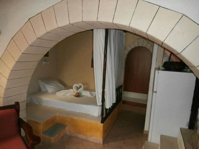 Eliza Hotel