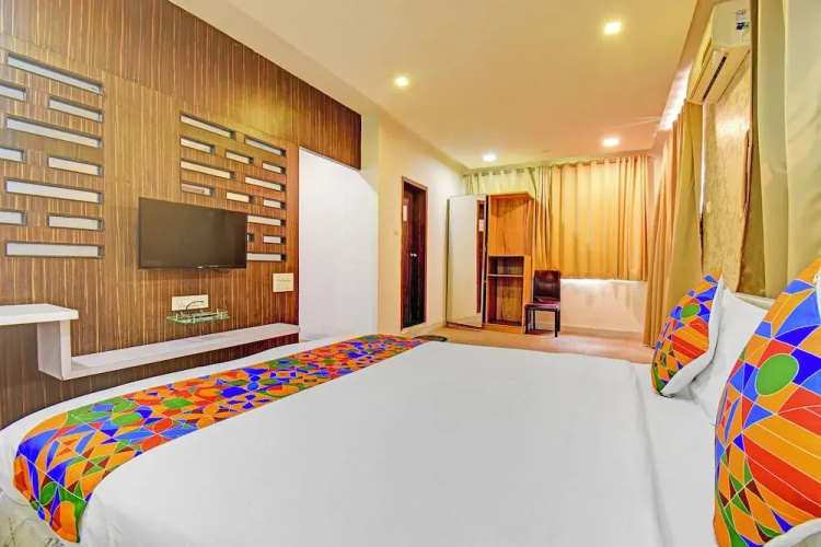 Fabhotel The Walnut