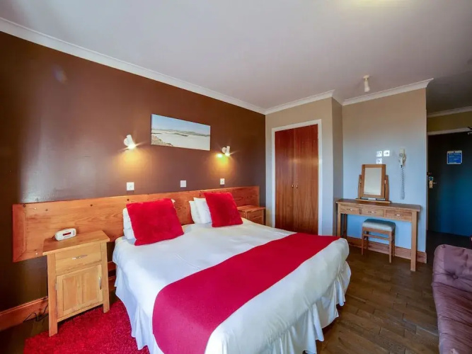 Orasay Inn