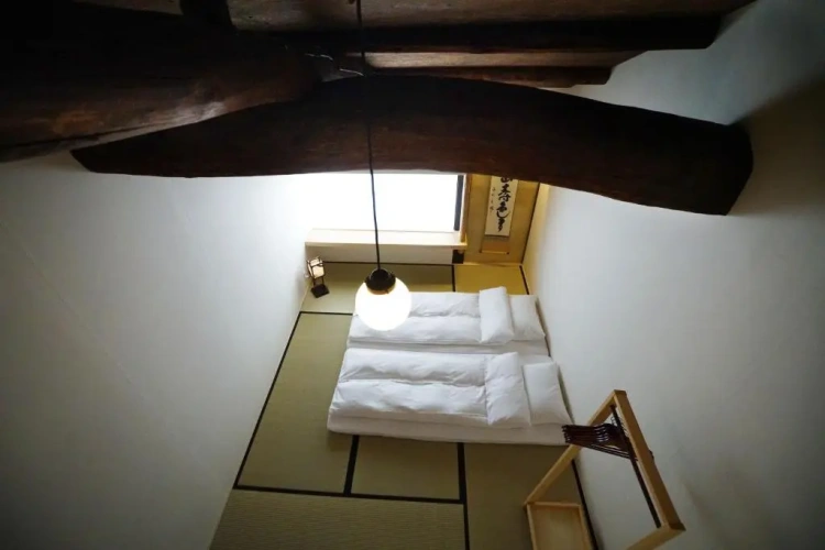 Economy room
