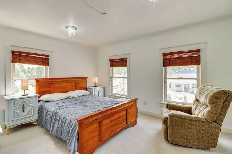 Walkable Abode in Stroudsburg's Business District!
