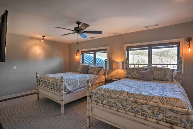 Main Street Strugis Apt w/ High-end Features