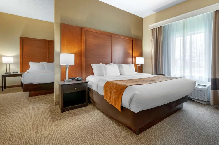 Comfort Suites