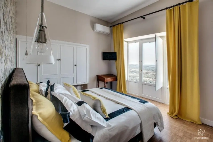 Suite with balcony