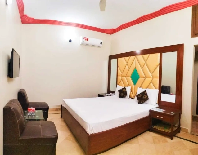 Deluxe Double room with land view