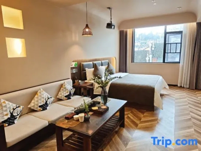 Deluxe Double Suite