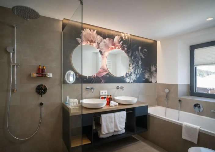 Suite with balcony