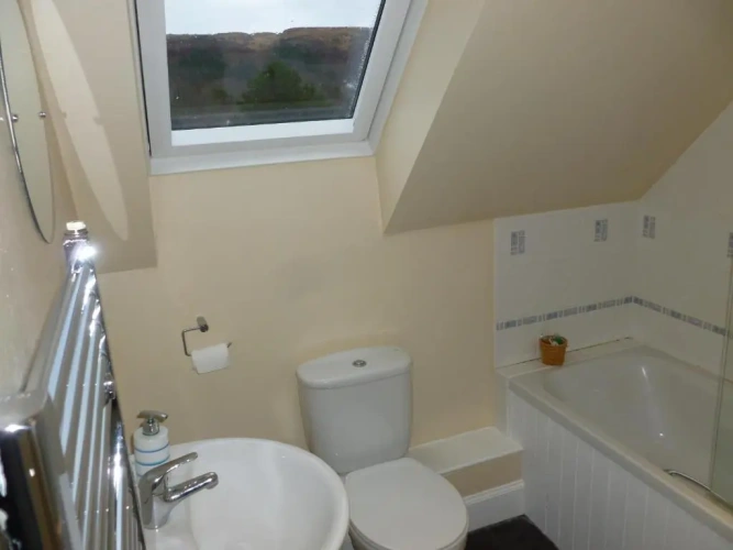 3 Bedrooms Cottage