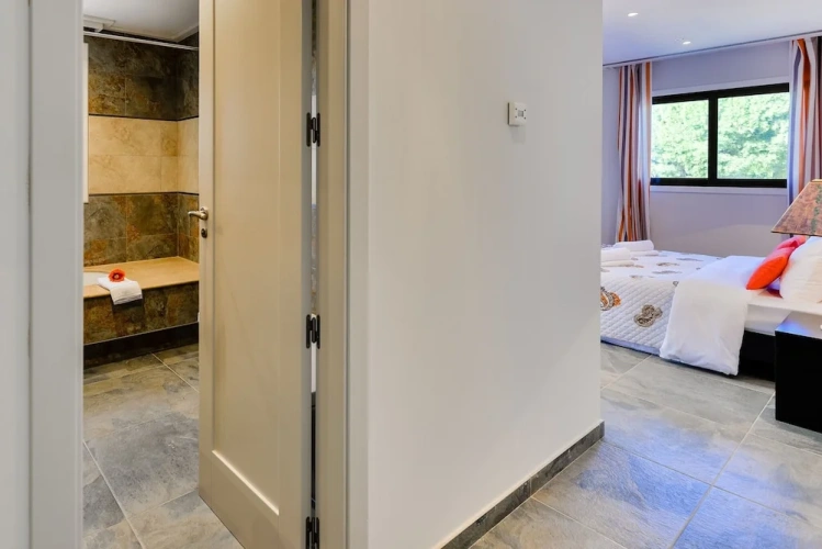1 Bedroom Apartment with balcony