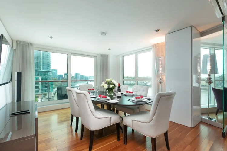 River view Luxury 3bed flat with views