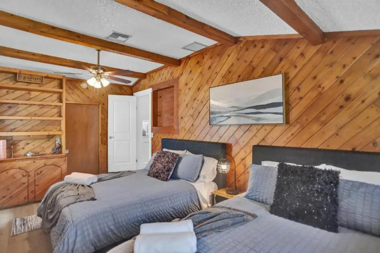 Modern & Fun 3BD Villa by the Beach, Pool & BBQ