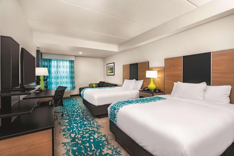 Deluxe Quadruple Suite