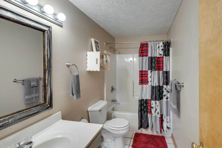 3 Bedrooms Apartment