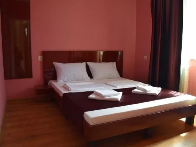 Crossway Hotel