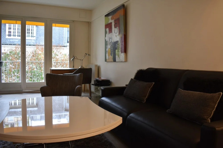 Studio Apartment Near Trocadéro & Champs Elysées - Image 5