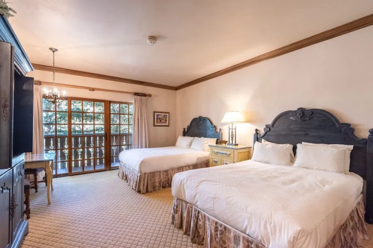 Deluxe Quadruple room with balcony