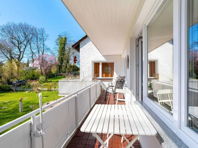 Apartment with balcony